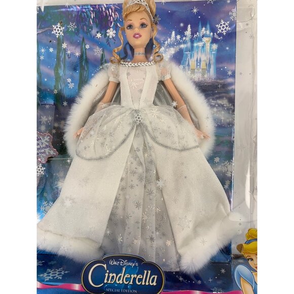 Disney Cinderella Holiday Princess Doll Special Edition 2004 - Picture 5 of 8